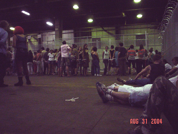 Lines of people handcuffed Gunatanamo on the hudson RNC